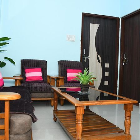 Indra Apartment Benares Buitenkant foto