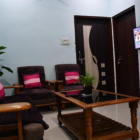 Indra Apartment Benares Buitenkant foto