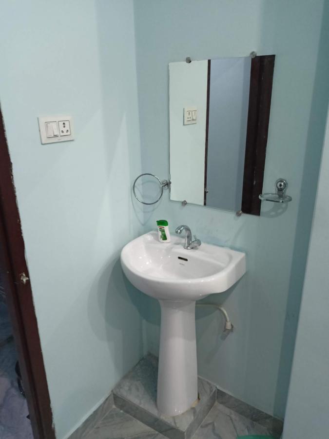Indra Apartment Benares Buitenkant foto