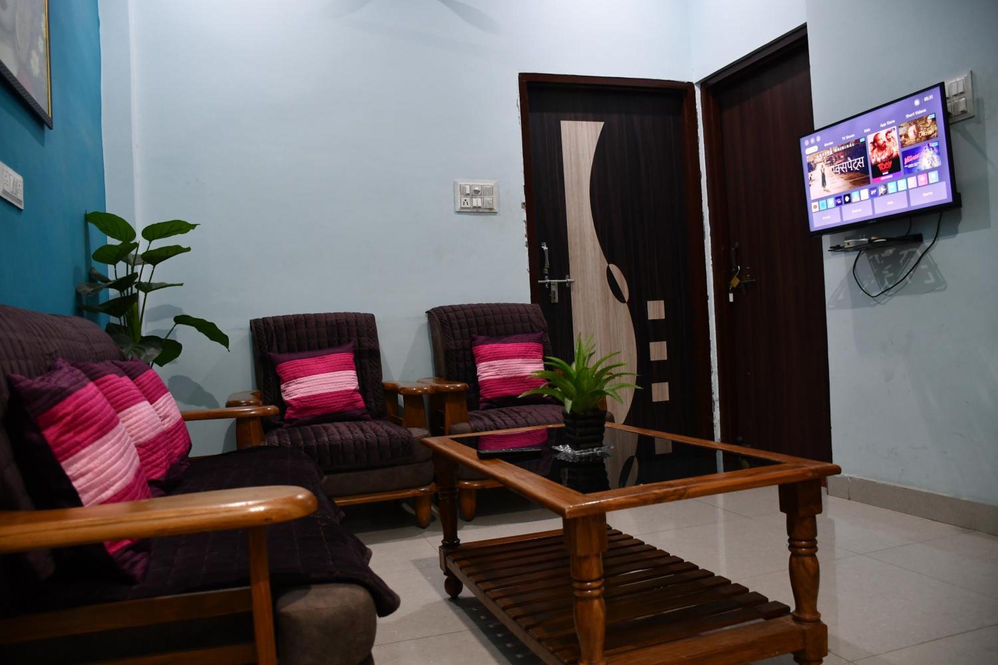Indra Apartment Benares Buitenkant foto