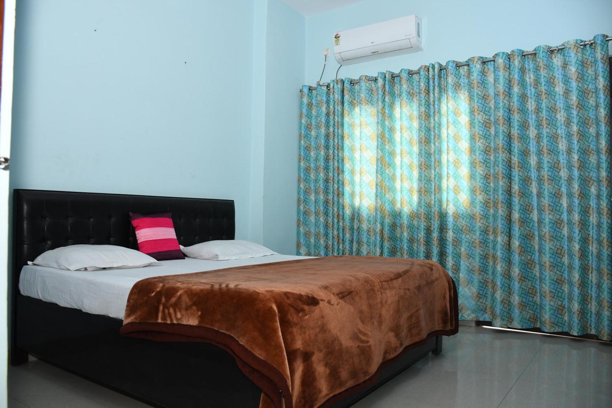 Indra Apartment Benares Buitenkant foto