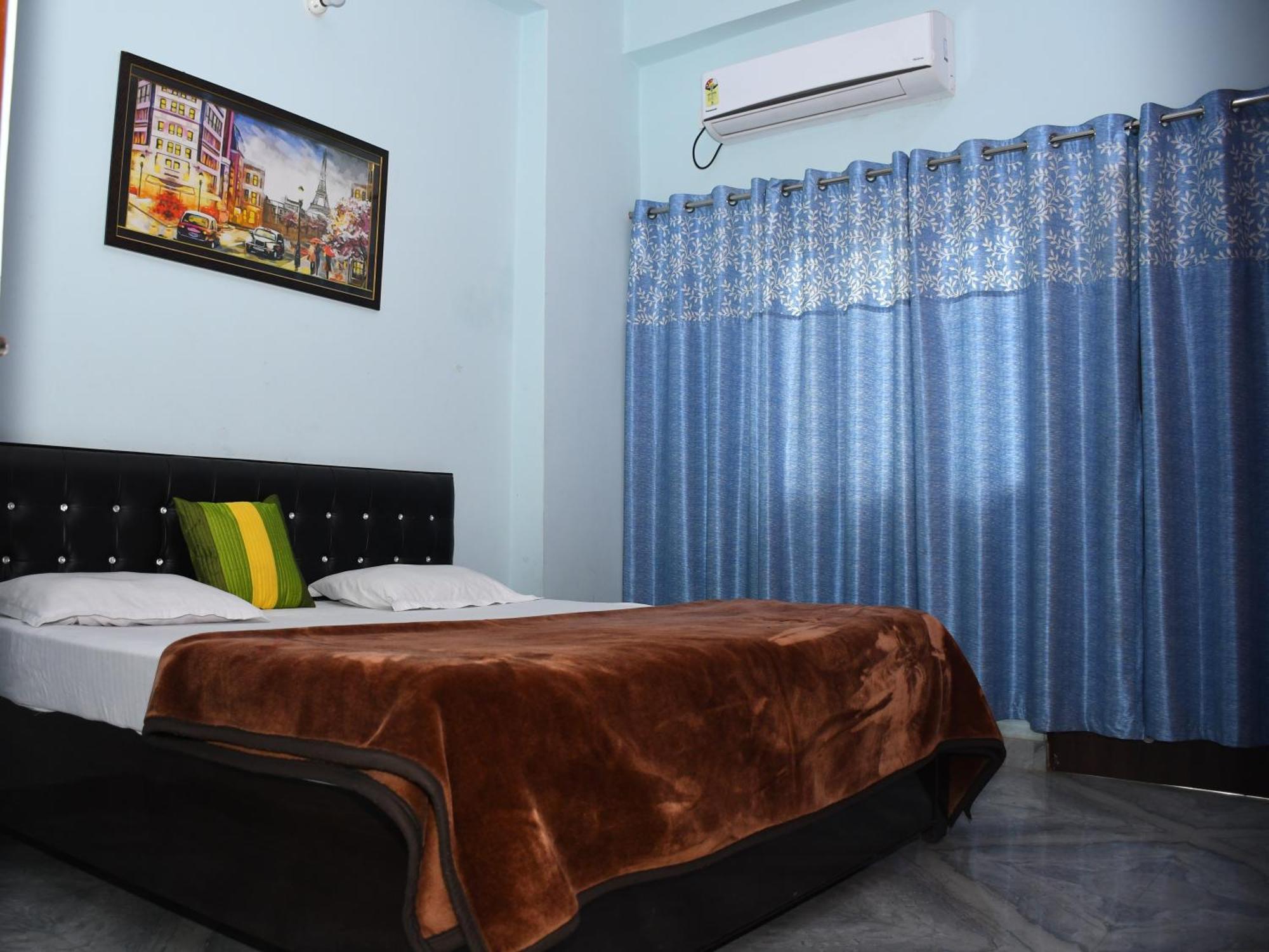 Indra Apartment Benares Buitenkant foto